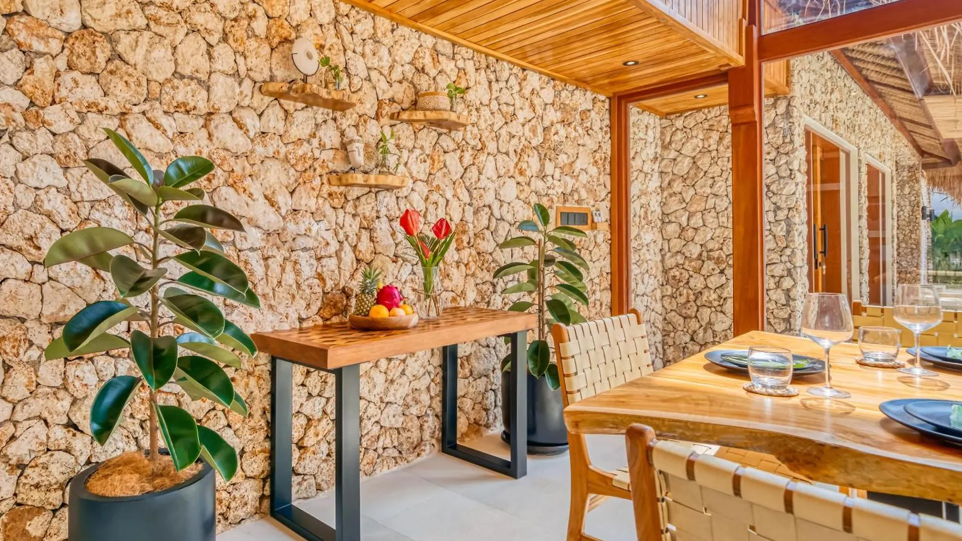 Villa Vienna - New 8Bdr Jacuzzi Sauna And Cinema Seminyak