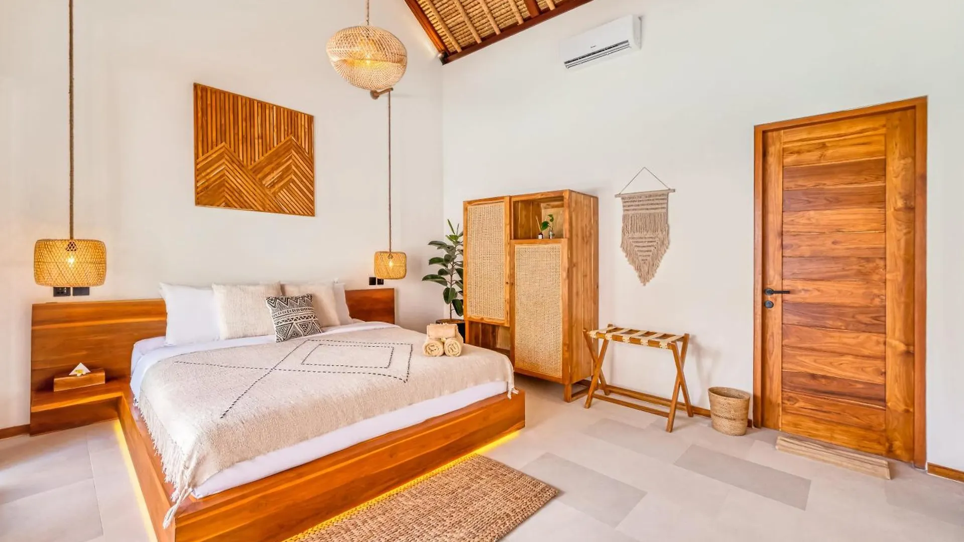Villa Vienna - New 8Bdr Jacuzzi Sauna And Cinema Seminyak 0*,  Indonesien