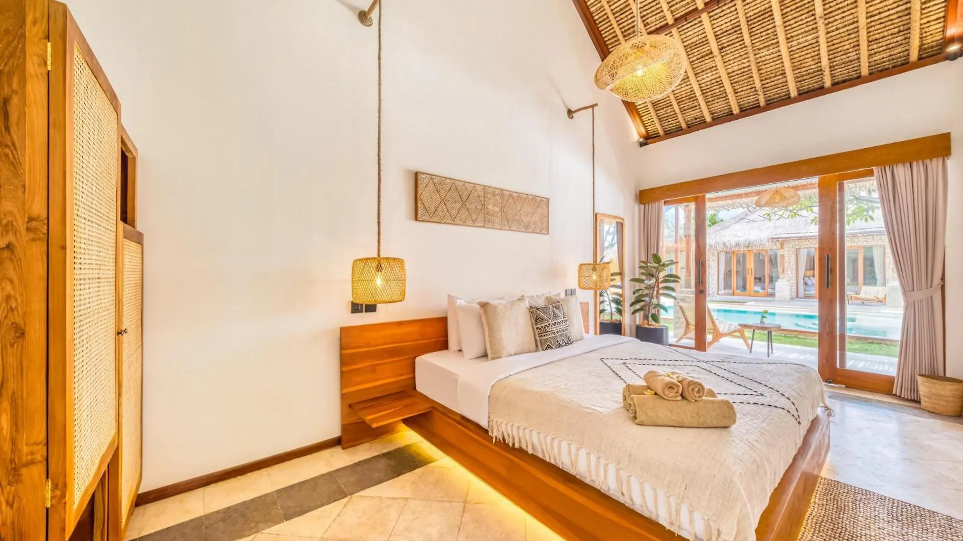Villa Vienna - New 8Bdr Jacuzzi Sauna And Cinema Seminyak Indonesien