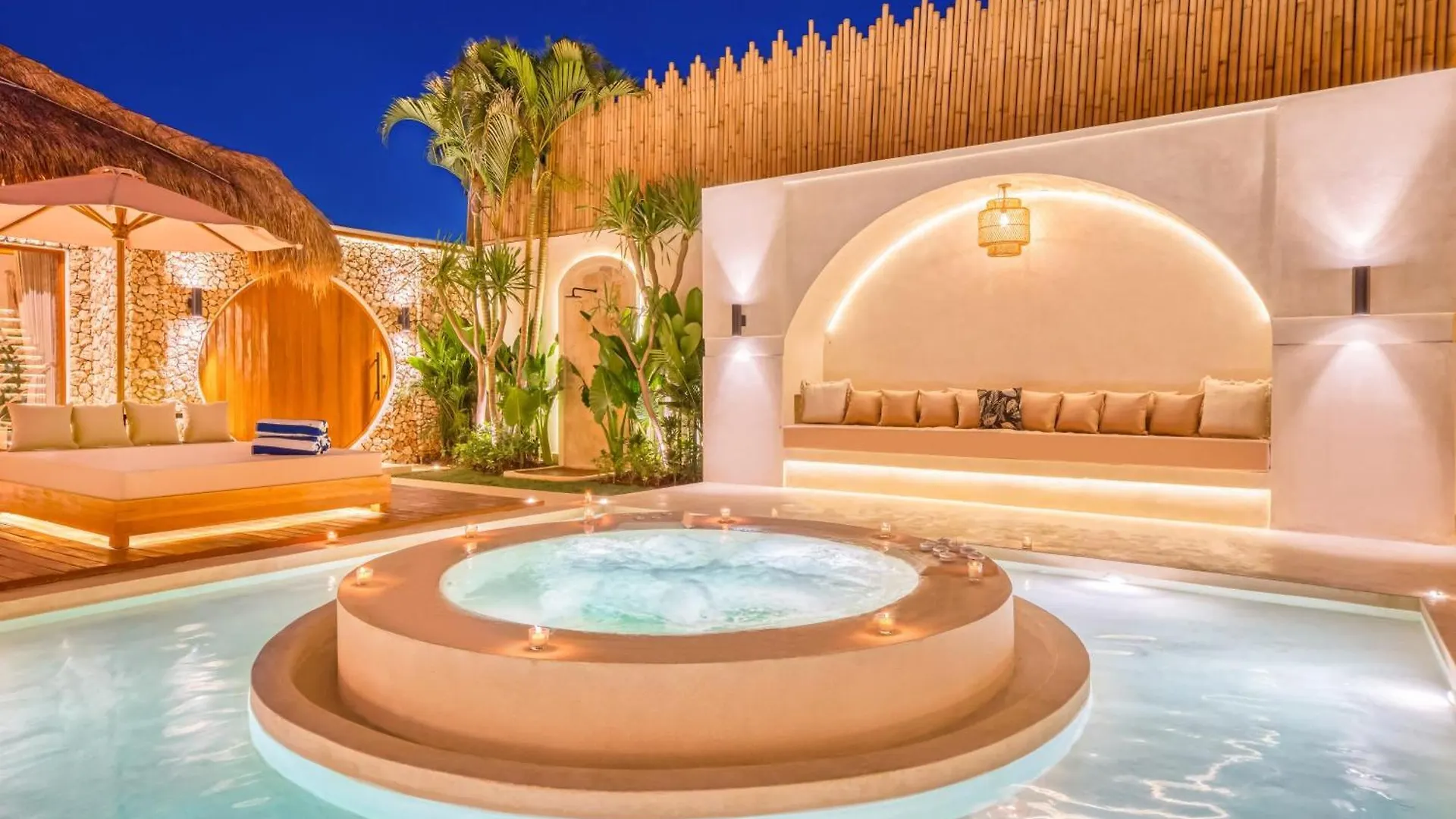 Villa Vienna - New 8Bdr Jacuzzi Sauna And Cinema Seminyak 0*,