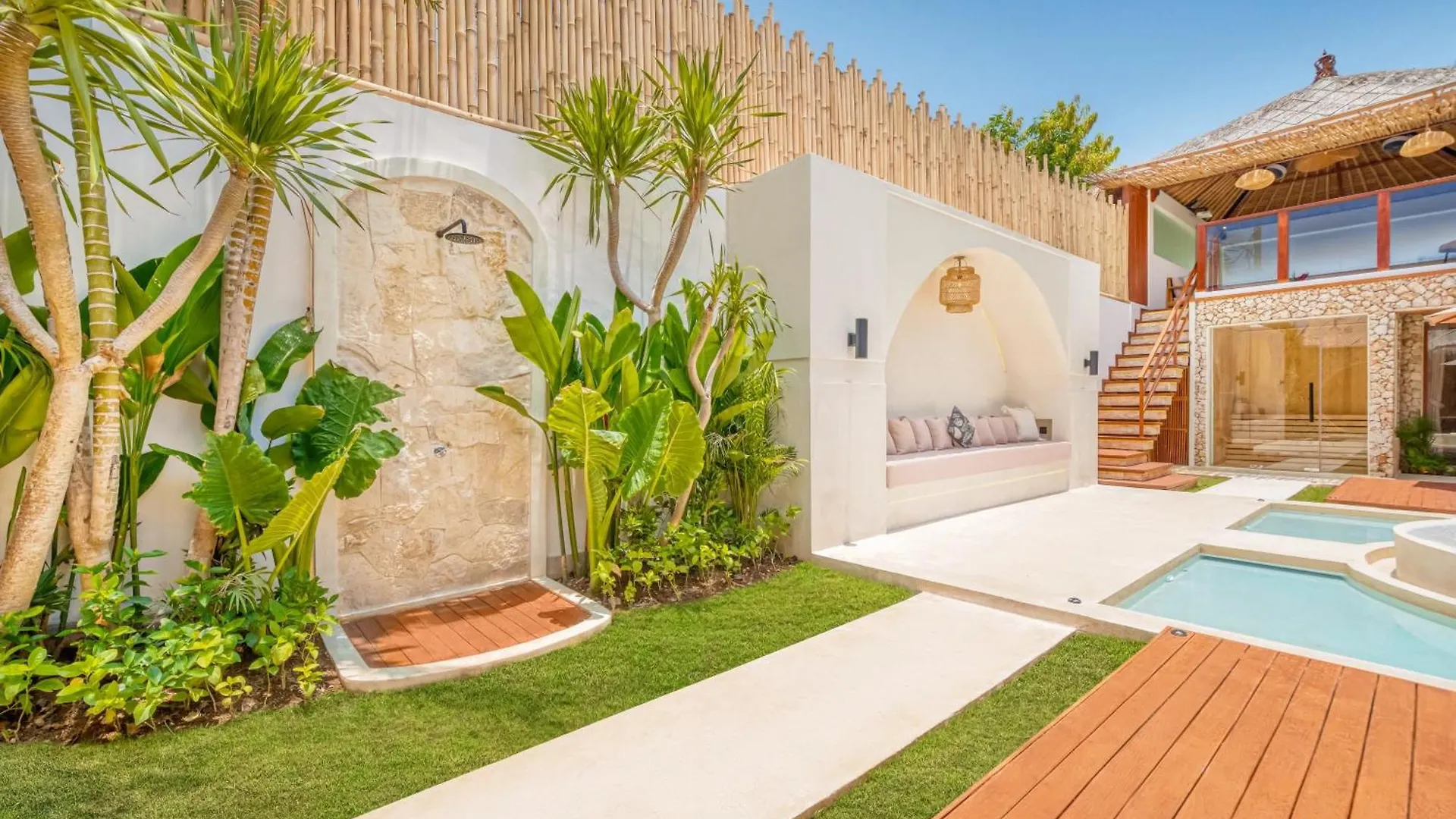 Villa Vienna - New 8Bdr Jacuzzi Sauna And Cinema Seminyak Indonesien