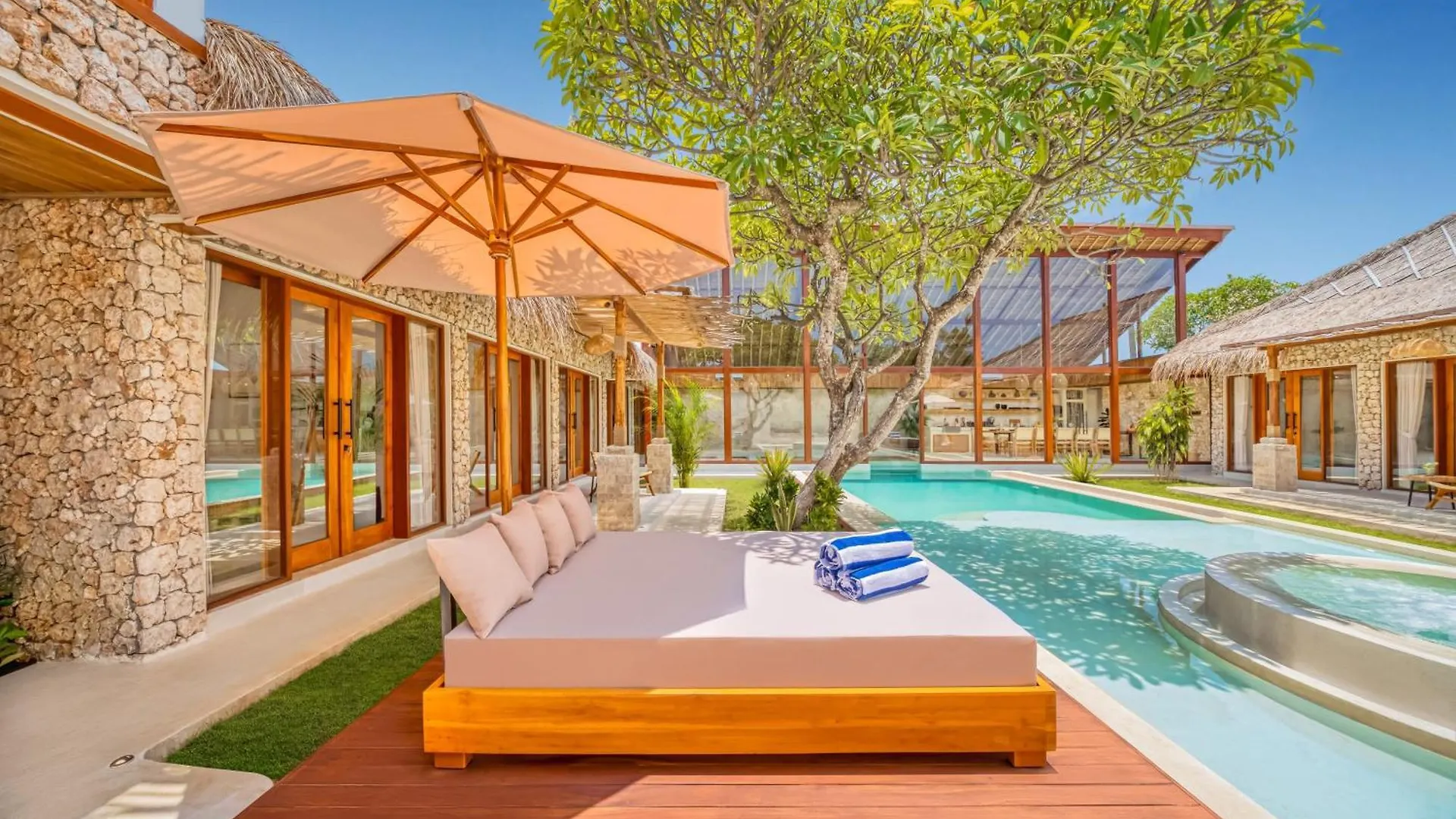 Villa Vienna - New 8Bdr Jacuzzi Sauna And Cinema Seminyak 0*,  Indonesien