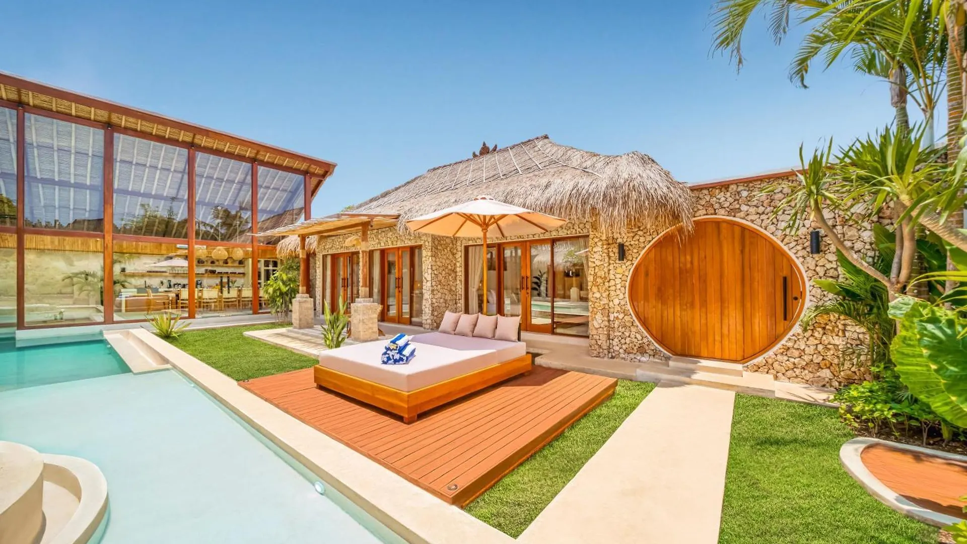 Villa Vienna - New 8Bdr Jacuzzi Sauna And Cinema Seminyak