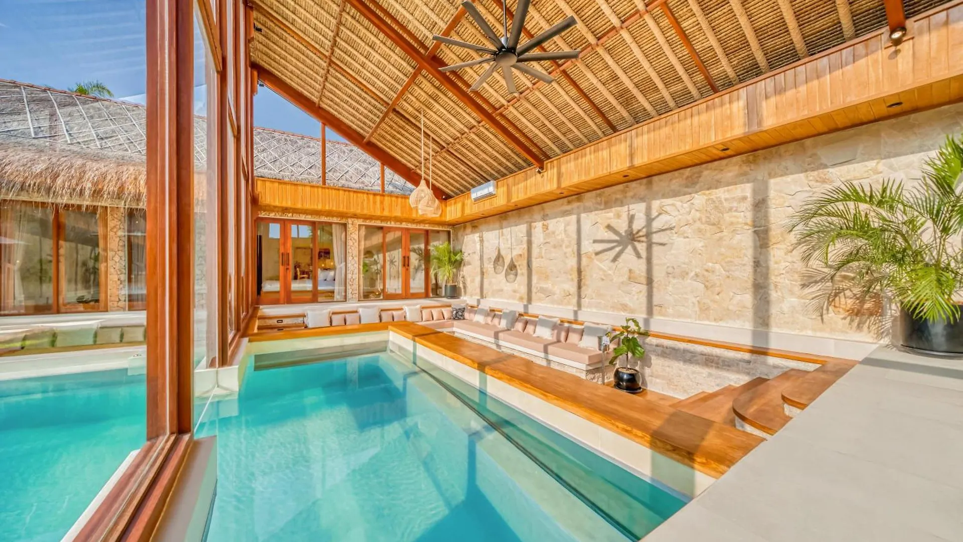 Villa Vienna - New 8Bdr Jacuzzi Sauna And Cinema Seminyak