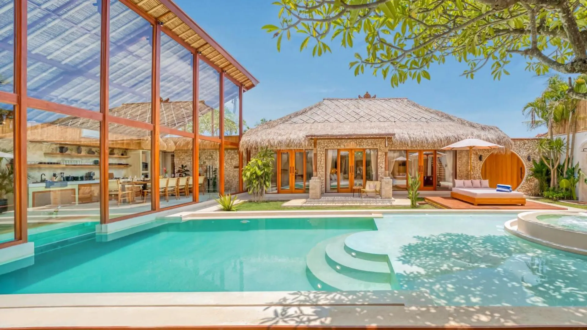 Villa Vienna - New 8Bdr Jacuzzi Sauna And Cinema Seminyak