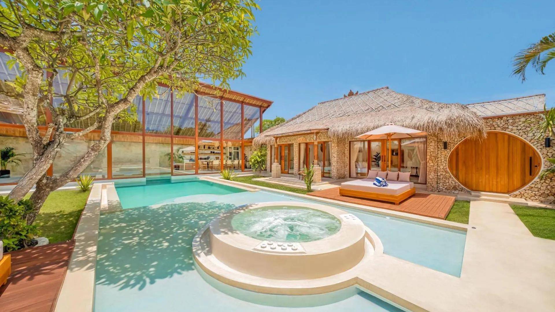 Villa Vienna - New 8Bdr Jacuzzi Sauna And Cinema Seminyak