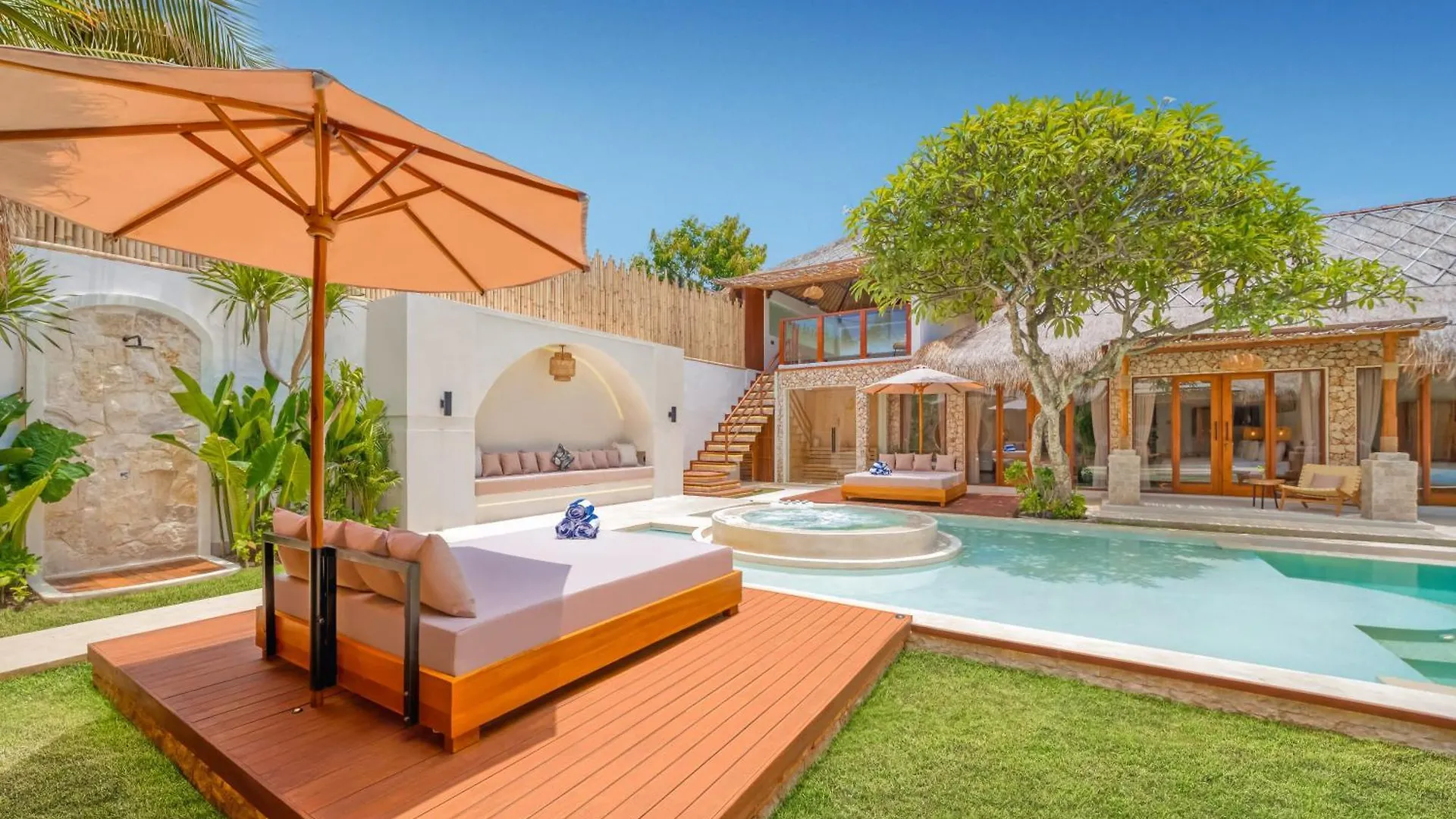 Villa Vienna - New 8Bdr Jacuzzi Sauna And Cinema Seminyak Indonesien