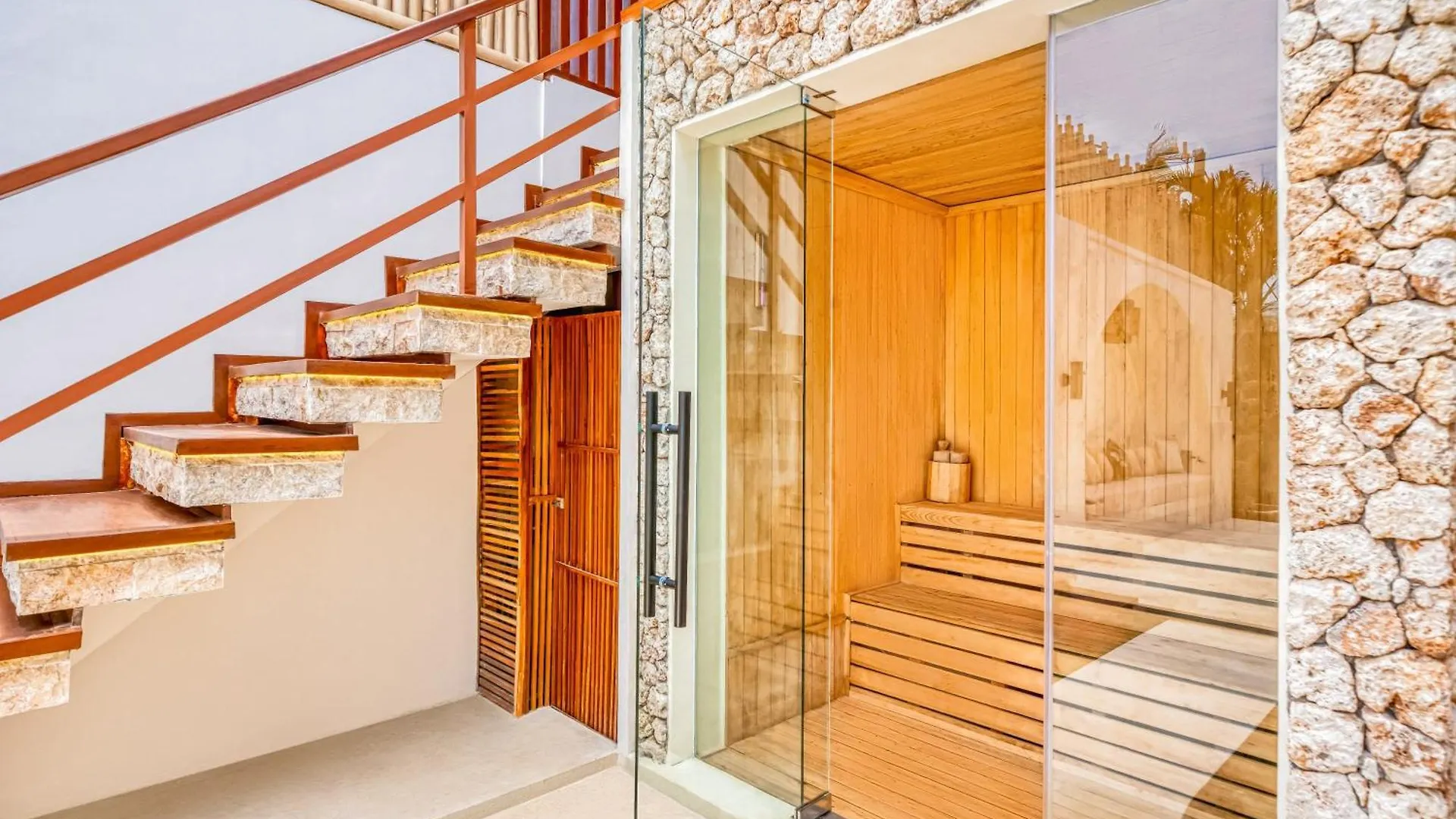 Villa Vienna - New 8Bdr Jacuzzi Sauna And Cinema Seminyak 0*,