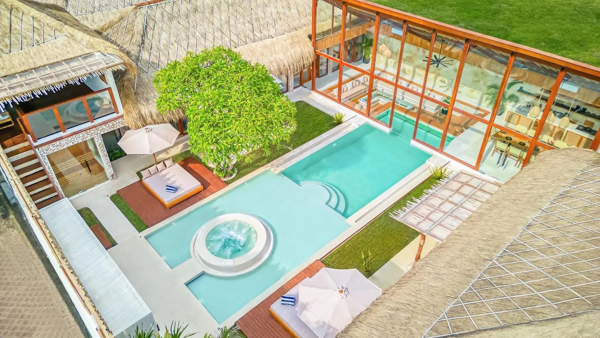 Villa Vienna - New 8Bdr Jacuzzi Sauna And Cinema Seminyak
